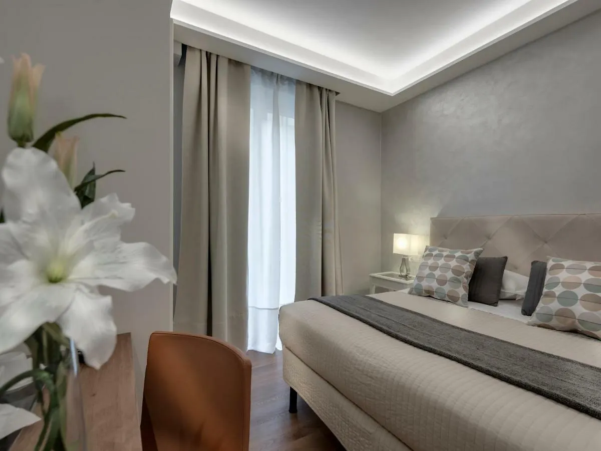 Soggiorno Alessandra Firenze 2*,